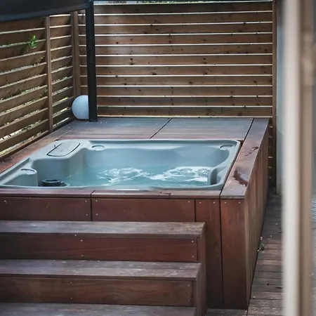 Maison Charme • Pkg • Jacuzzi • Jardin • Marche بيت للعطل لا روشيل